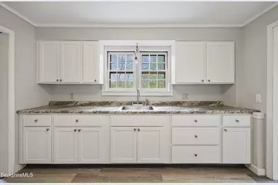 32 Jason St, Pittsfield, MA 01201 - Photo 10