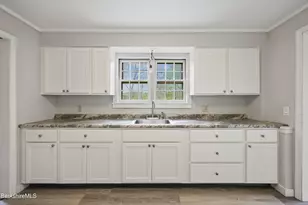 32 Jason St, Pittsfield, MA 01201 - Photo 10