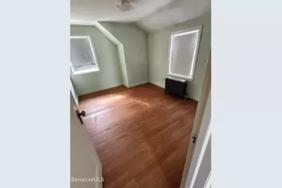 32 Jason St, Pittsfield, MA 01201 - Photo 10