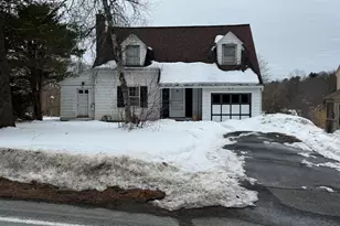 32 Jason St, Pittsfield, MA 01201 - Photo 2