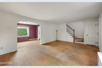 32 Jason St, Pittsfield, MA 01201 - Photo 2