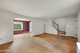 32 Jason St, Pittsfield, MA 01201 - Photo 2
