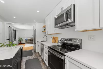 119 Orlando Ave, Pittsfield, MA 01201 - Photo 12