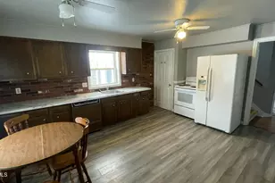 20 Prospect St, Dalton, MA 01226 - Photo 4