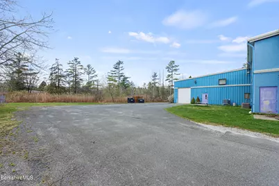 8 Run Way, Lee, MA 01238 - Photo 4
