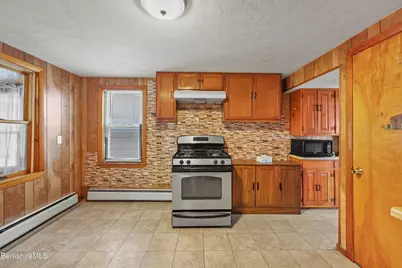 176 Summer St, Adams, MA 01220 - Photo 12