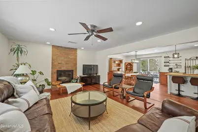 83 Alfred Dr, Pittsfield, MA 01201 - Photo 6