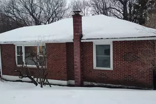 8 Frederick Ln, Adams, MA 01220 - Photo 2