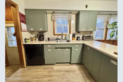 8 Frederick Ln, Adams, MA 01220 - Photo 8