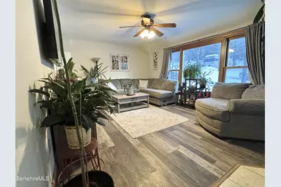 8 Frederick Ln, Adams, MA 01220 - Photo 4