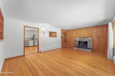 195 Churchill St, Pittsfield, MA 01201 - Photo 4