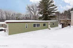 2 Lakewood Cir, Pittsfield, MA 01201 - Photo 2