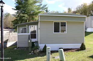 2 Lakewood Cir, Pittsfield, MA 01201 - Photo 2