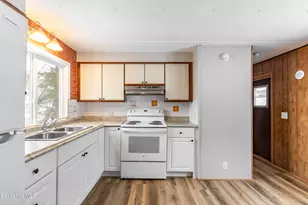 2 Lakewood Cir, Pittsfield, MA 01201 - Photo 8