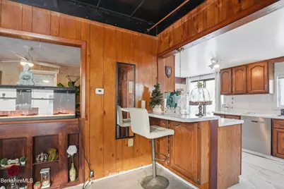 9 Lincoln St, Pittsfield, MA 01201 - Photo 12