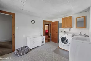 47 Onota St, Pittsfield, MA 01201 - Photo 38