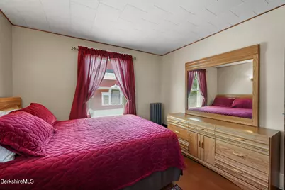 47 Onota St, Pittsfield, MA 01201 - Photo 32