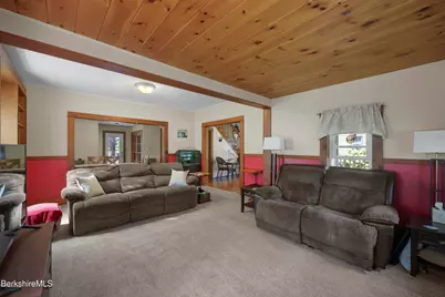 47 Onota St, Pittsfield, MA 01201 - Photo 14