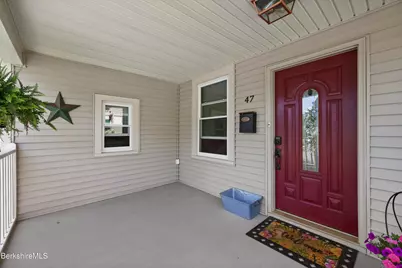 47 Onota St, Pittsfield, MA 01201 - Photo 4