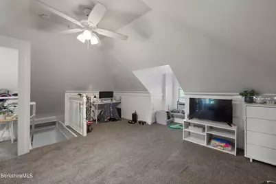 47 Onota St, Pittsfield, MA 01201 - Photo 40