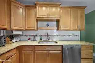 47 Onota St, Pittsfield, MA 01201 - Photo 18