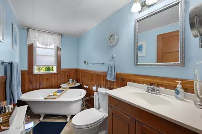 47 Onota St, Pittsfield, MA 01201 - Photo 36