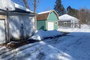 728 W Housatonic St, Pittsfield, MA 01201 - Photo 2