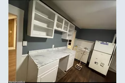 24 Southern Ave, Pittsfield, MA 01201 - Photo 8