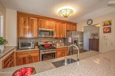 17 Fieldstone Dr, Pittsfield, MA 01201 - Photo 12