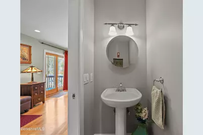 106 Nancy Ave, Pittsfield, MA 01201 - Photo 20