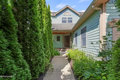 2 Amy Ct, Pittsfield, MA 01201 - Photo 6