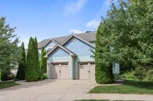 2 Amy Ct, Pittsfield, MA 01201 - Photo 2