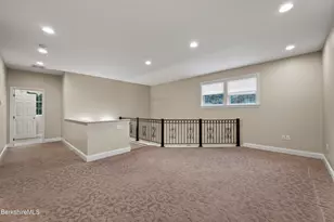 2 Amy Ct, Pittsfield, MA 01201 - Photo 30