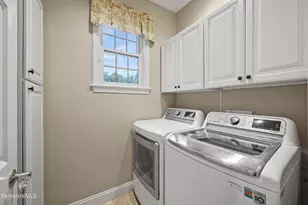 2 Amy Ct, Pittsfield, MA 01201 - Photo 28