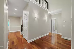 2 Amy Ct, Pittsfield, MA 01201 - Photo 8