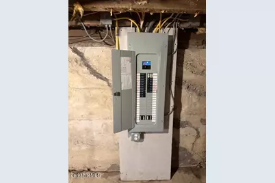 63 Addison St, North Adams, MA 01247 - Photo 14