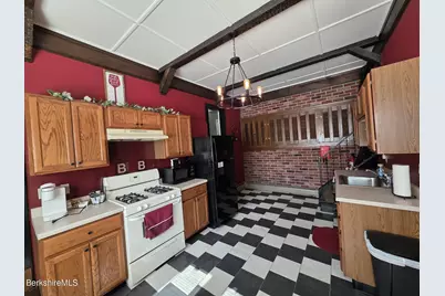 66 Park St #A, Adams, MA 01220 - Photo 4