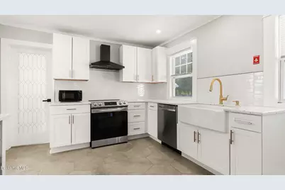 44 Strong Ave, Pittsfield, MA 01201 - Photo 8