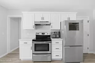 22 S Atlantic Ave, Pittsfield, MA 01201 - Photo 8