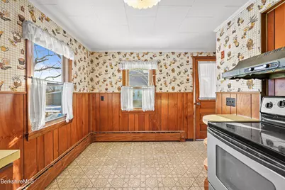 34 Anthony St, Adams, MA 01220 - Photo 8