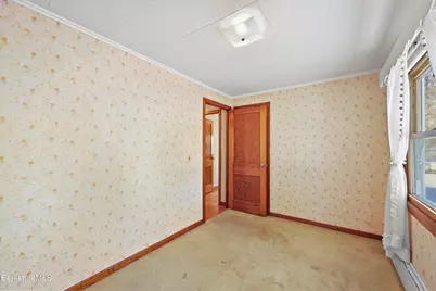 34 Anthony St, Adams, MA 01220 - Photo 20