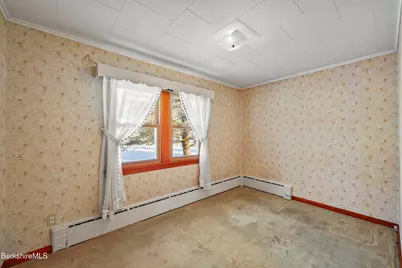 34 Anthony St, Adams, MA 01220 - Photo 18