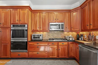 130 E Dugway Rd, Lenox, MA 01240 - Photo 10