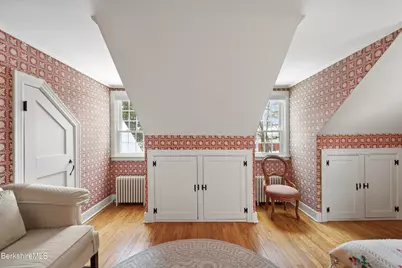 221 Holmes Rd, Pittsfield, MA 01201 - Photo 24