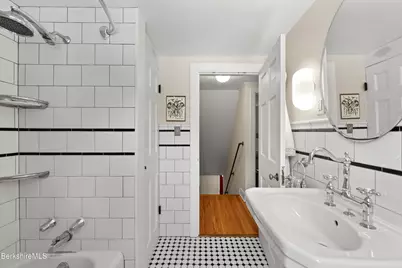 221 Holmes Rd, Pittsfield, MA 01201 - Photo 28