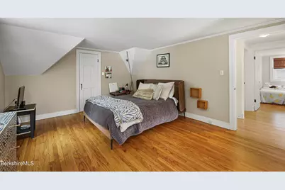 221 Holmes Rd, Pittsfield, MA 01201 - Photo 20