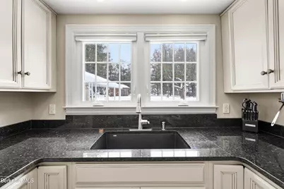 221 Holmes Rd, Pittsfield, MA 01201 - Photo 6