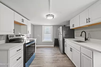 139 2nd St, Pittsfield, MA 01201 - Photo 12