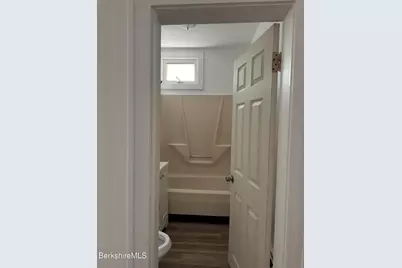 195 Francis Ave, Pittsfield, MA 01201 - Photo 8