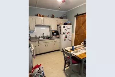 11 Melrose St, Adams, MA 01220 - Photo 8